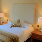 ホテル Four Seasons & Leisure Club 4*