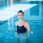 Four Seasons & Leisure Club ホテル