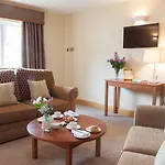 Four Seasons & Leisure Club