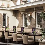 ホテル Four Seasons & Leisure Club