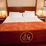 ホテル Four Seasons & Leisure Club 4*