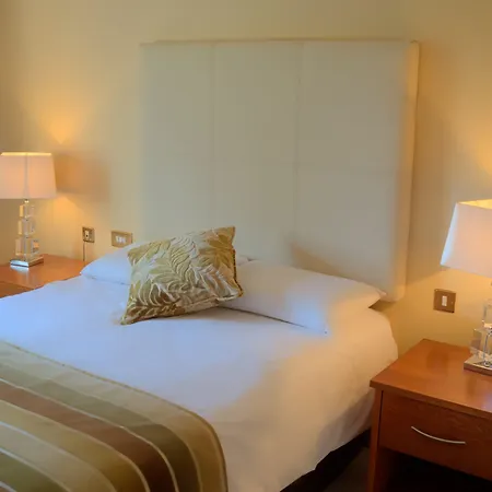 Отель Four Seasons & Leisure Club 4*