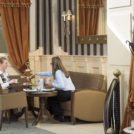 Four Seasons & Leisure Club Монахан