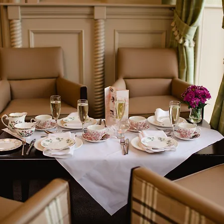 Four Seasons & Leisure Club Отель