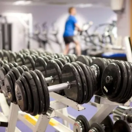 Отель Four Seasons & Leisure Club