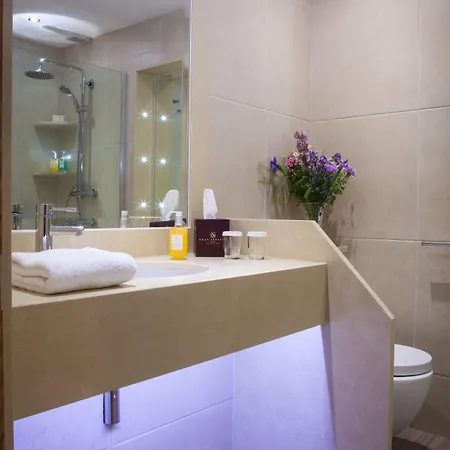 Four Seasons & Leisure Club