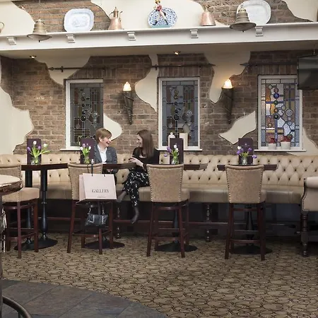 Four Seasons & Leisure Club Монахан