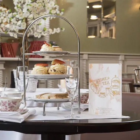 Four Seasons & Leisure Club