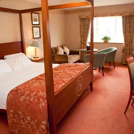 Four Seasons & Leisure Club Монахан