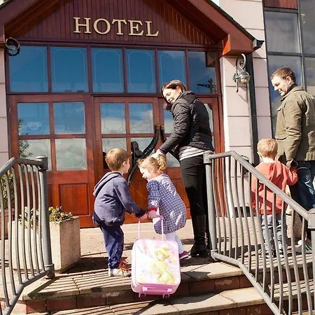 Отель Four Seasons & Leisure Club