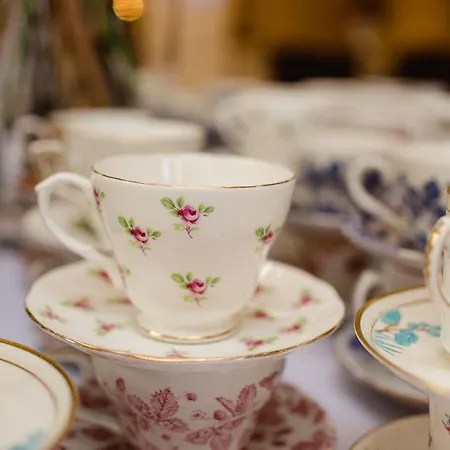 Отель Four Seasons & Leisure Club 4*