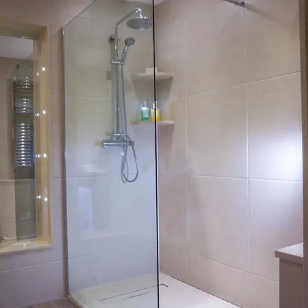 Four Seasons & Leisure Club Hotel 4*