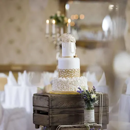 Four Seasons & Leisure Club Отель 4*