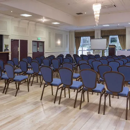 Отель Four Seasons & Leisure Club 4*