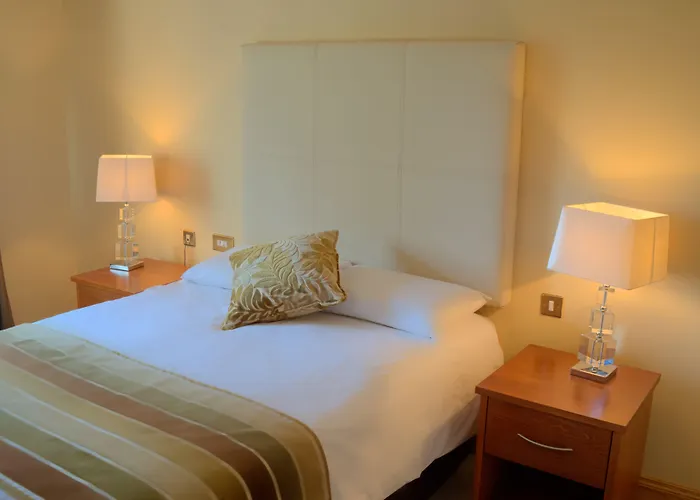 Szálloda Four Seasons & Leisure Club 4*