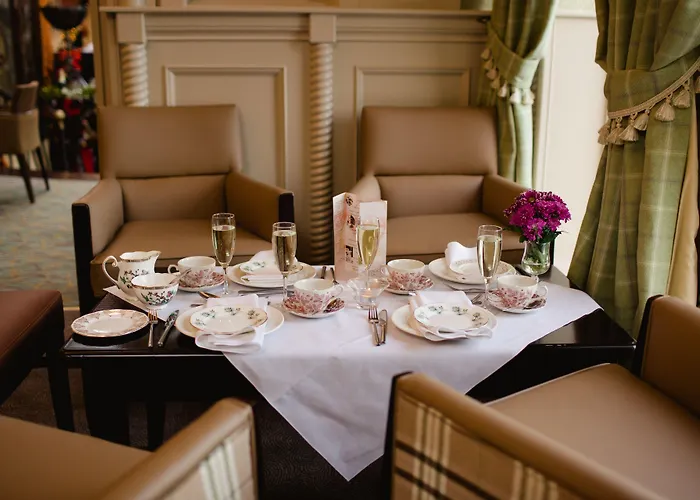 Four Seasons & Leisure Club Hotel