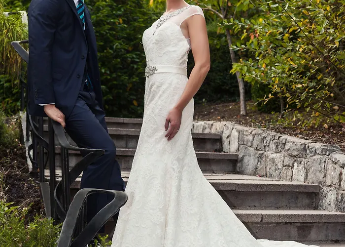 Four Seasons & Leisure Club Hotel