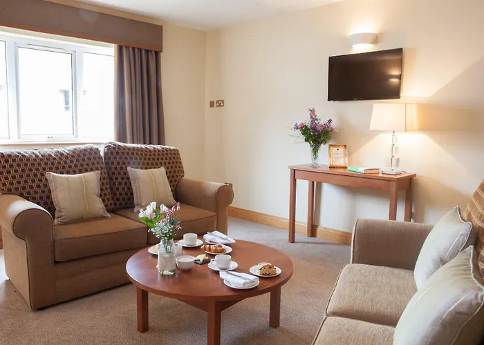 Four Seasons & Leisure Club