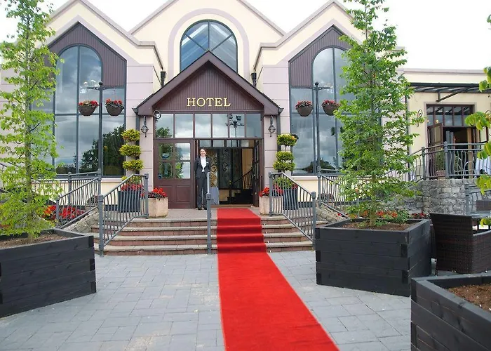 Four Seasons & Leisure Club