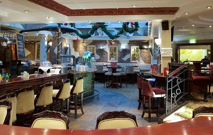 Hotel Four Seasons & Leisure Club